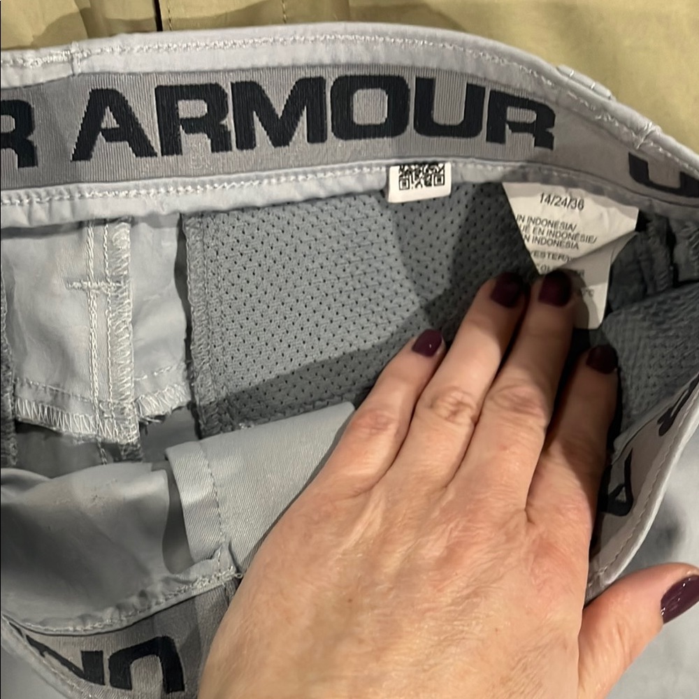 Under Armour Gray and Tan Shorts - Picture 3 of 10